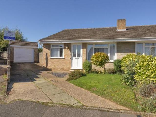 Bungalow for sale in Allington, Midway