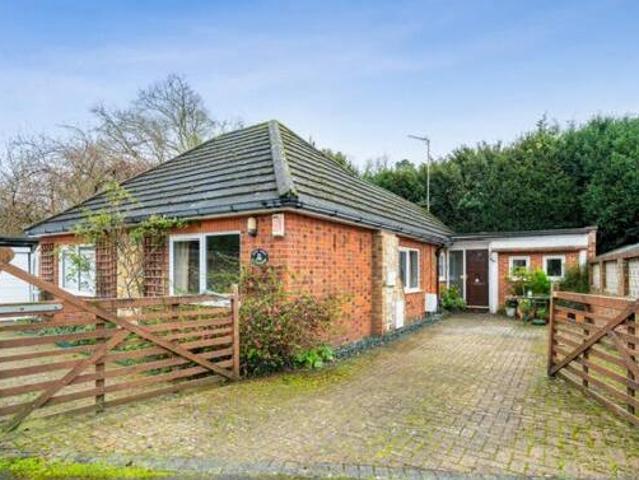 House for sale in Gerrards Cross, Tatling End