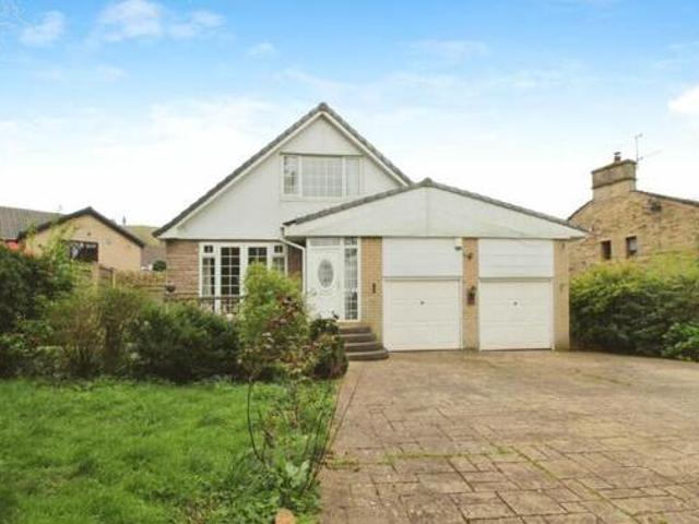 House for sale in Charlesworth, East Midlands
