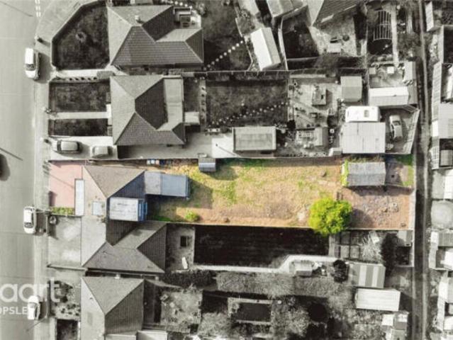 Bungalow for sale in Spring Park, Luton