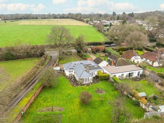 House for sale in Pouchen End, Hertfordshire
