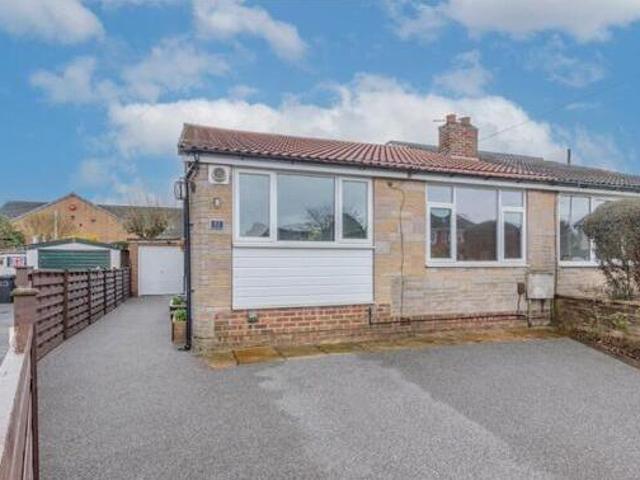 House for sale in Huddersfield, West Yorkshire