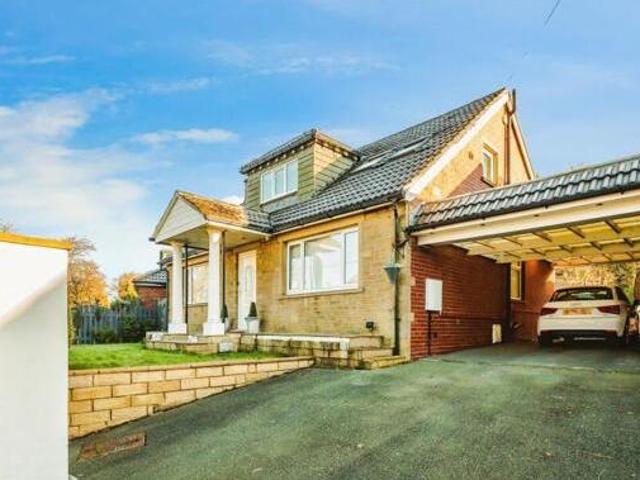 House for sale in Huddersfield, West Yorkshire