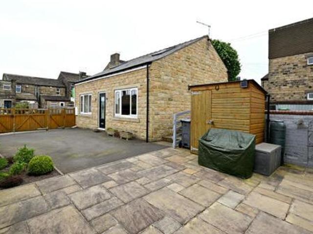 House for sale in Huddersfield, West Yorkshire