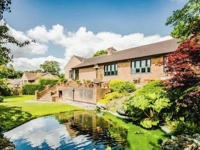 House for sale in Thornton Lodge, Huddersfield