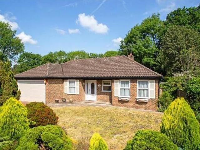 House for sale in Pachesham Park, Surrey