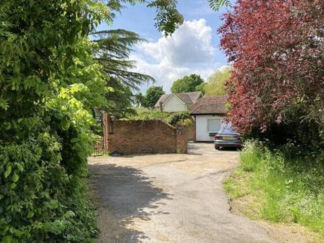 House for sale in Pachesham Park, Surrey