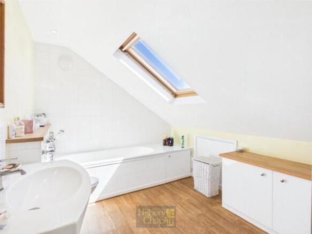 Bungalow for sale in Navestock Side
