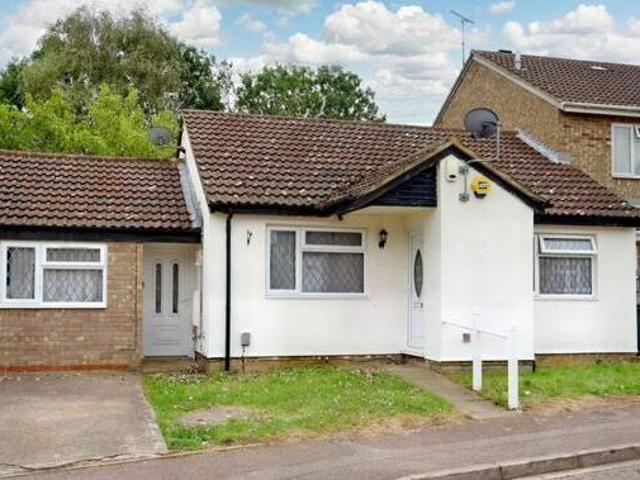 House for sale in Luton