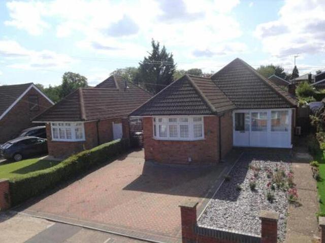 House for sale in Luton