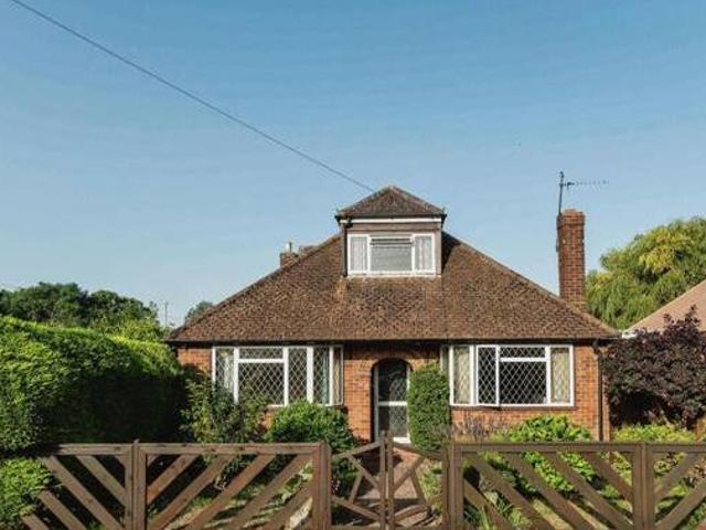 House for sale in Luton