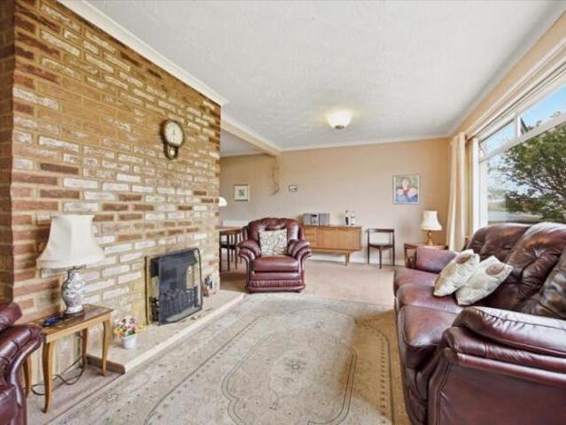 Bungalow for sale in Auchinloch, Scotland