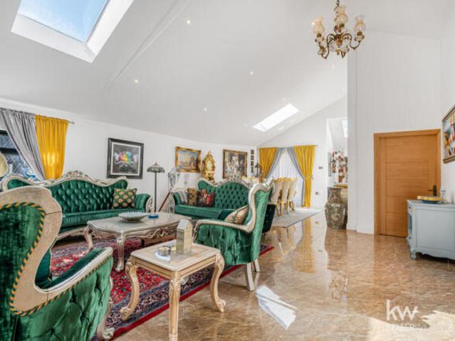 Bungalow for sale in Luton, England
