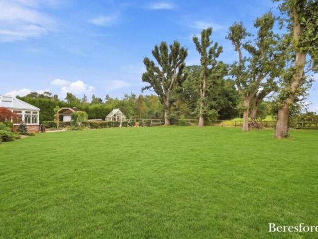 Bungalow for sale in Barling