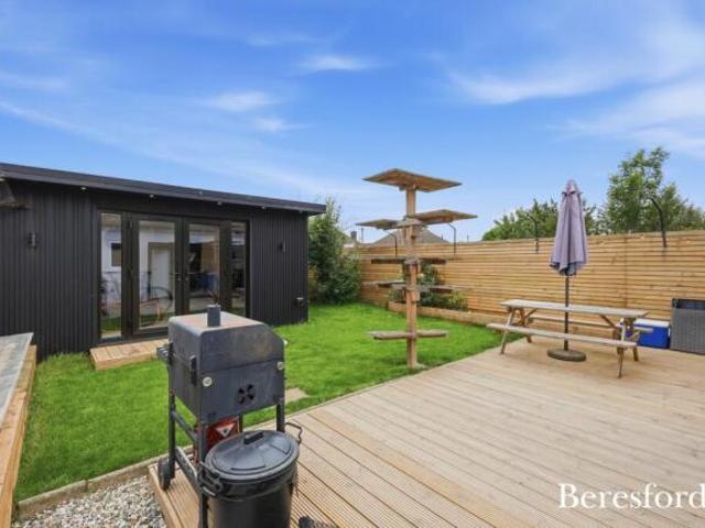Bungalow for sale in Navestock Side