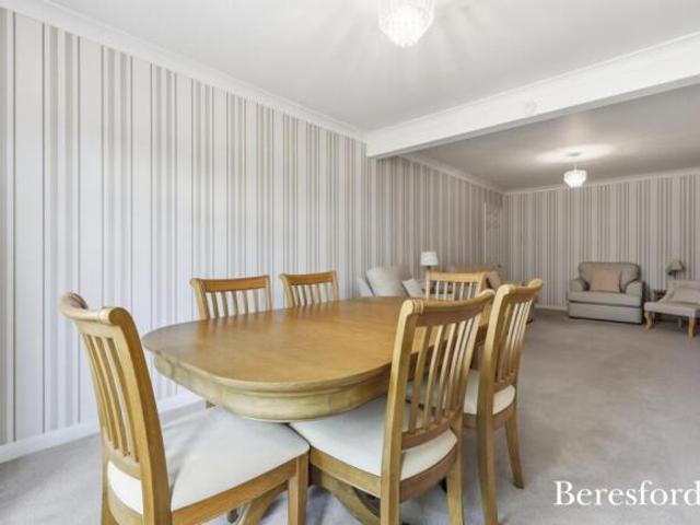 Bungalow for sale in Navestock Side