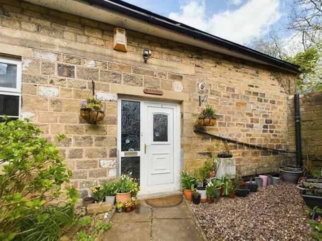 House for sale in Cottingley, West Yorkshire