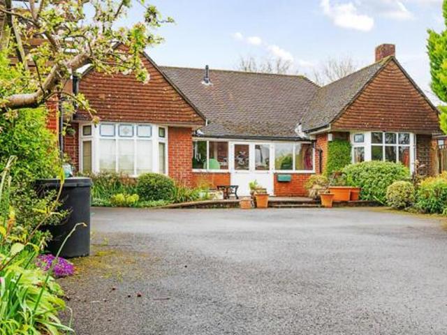 House for sale in Barton Stacey, Hampshire