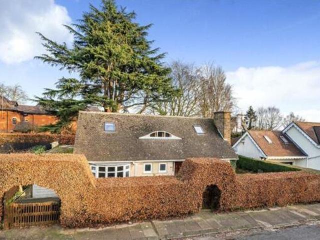 House for sale in Northampton, Northamptonshire