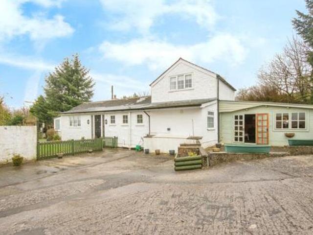 House for sale in Weir Quay, Devon