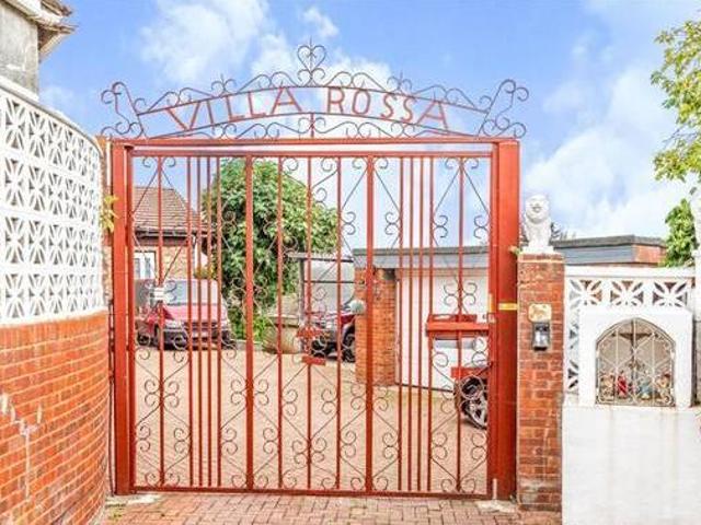 House for rent in Lyons, Greater London