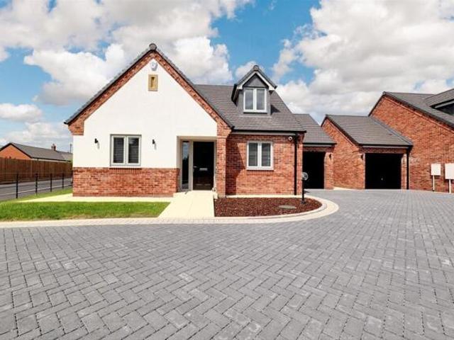 Bungalow for sale in Lash Hill, Barton