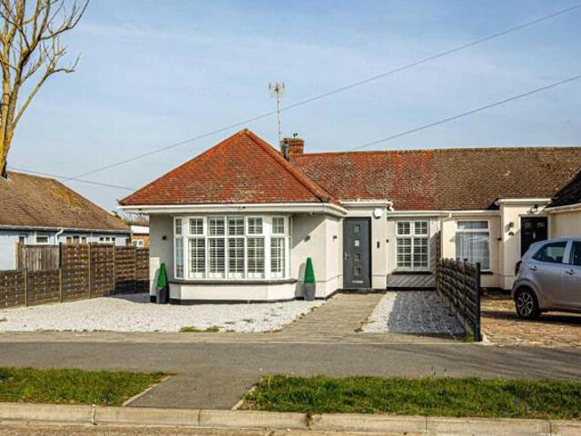 Bungalow for sale in Alton Barnes, Essex