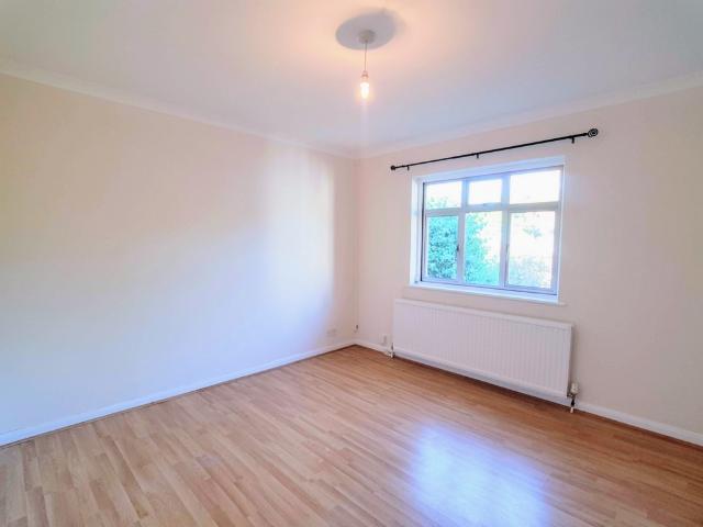 Apartment for rent in London Borough of Croydon, Cat Hill
