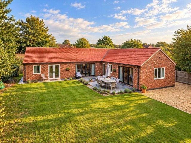 Bungalow for sale in Birchwood, Lincoln