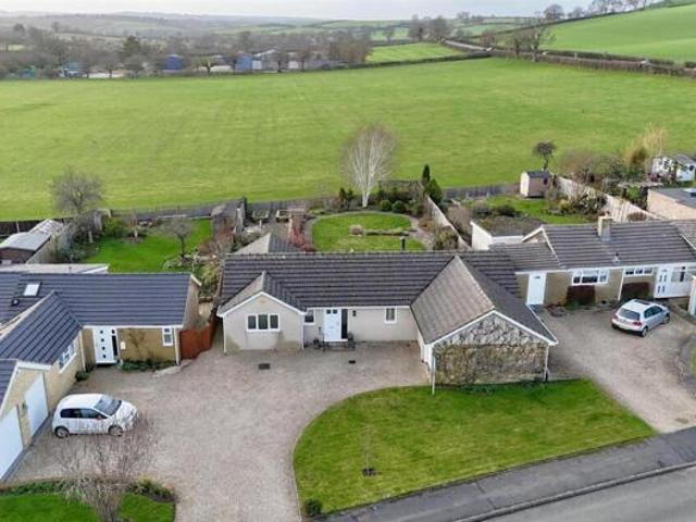 Bungalow for sale in Long Compton, Alderminster