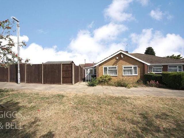 Bungalow for sale in Luton, Lewsey Farm