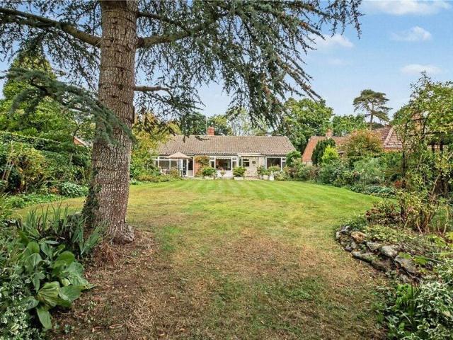 Bungalow for sale in Yelverton, Norwich