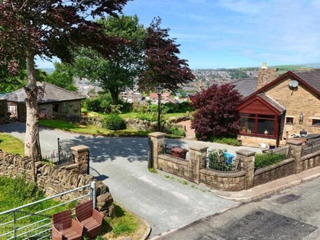 Bungalow for sale in Shaw and Crompton, Pendock