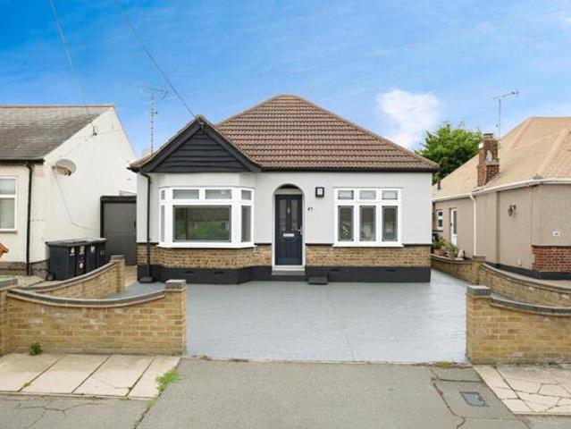 Bungalow for sale in Sutton, Barling