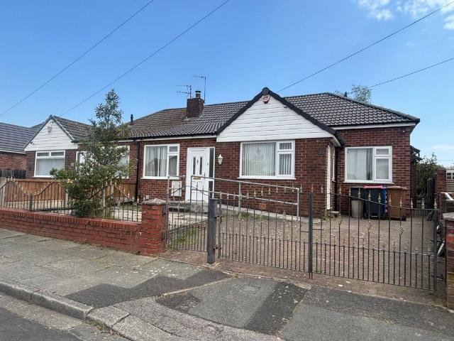 Bungalow for rent in Salford, Greater Manchester