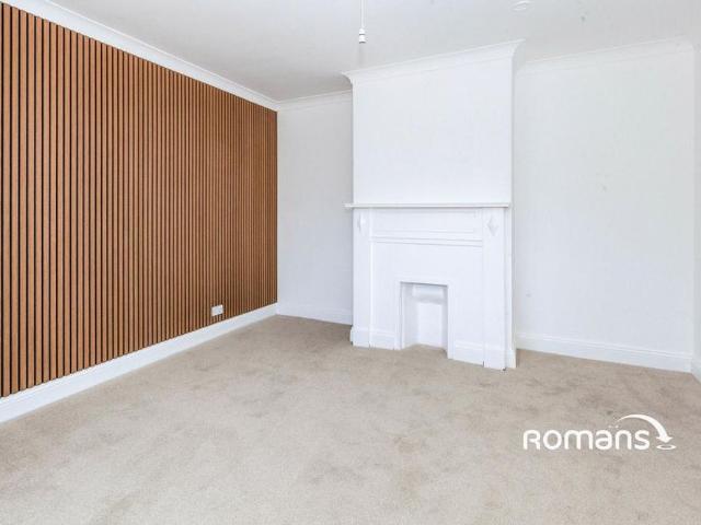 House for rent in Heol-las, Surrey