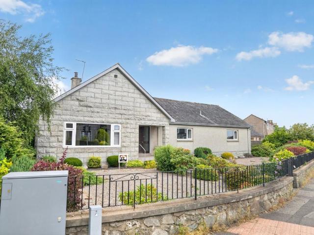 Bungalow for rent in Ballindoch, Scotland