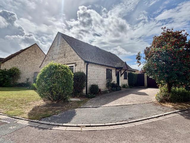 Bungalow for rent in Fossebridge, Gloucestershire