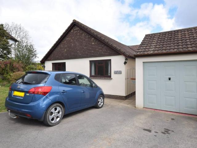 Bungalow for rent in Brandis Corner, Devon