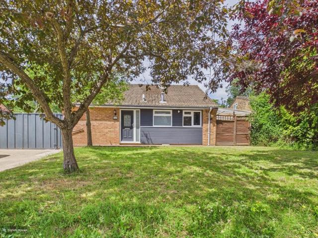 Bungalow for rent in Marlow Bottom, Buckinghamshire