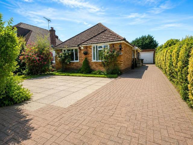 Bungalow for rent in Westfield, Woking