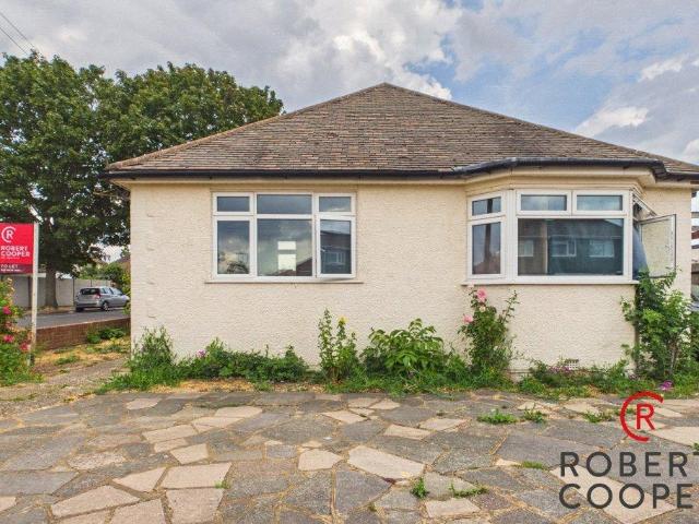 Bungalow for rent in Greater London