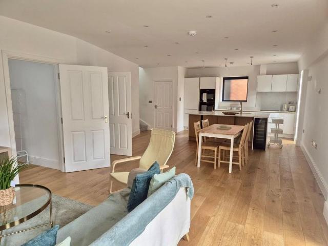 House for rent in London Borough of Croydon, Greater London