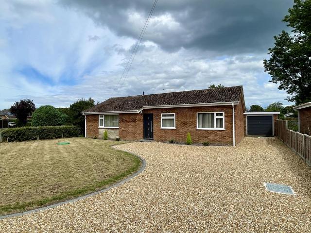 Bungalow for rent in Weeting-with-Broomhill, East Tuddenham