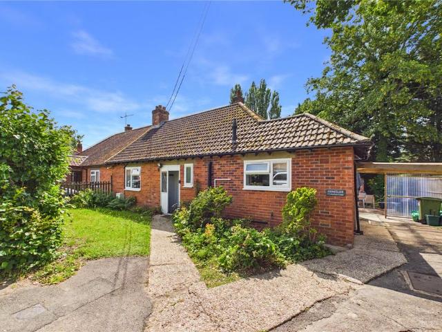 Bungalow for rent in Burghfield Common, West Berkshire