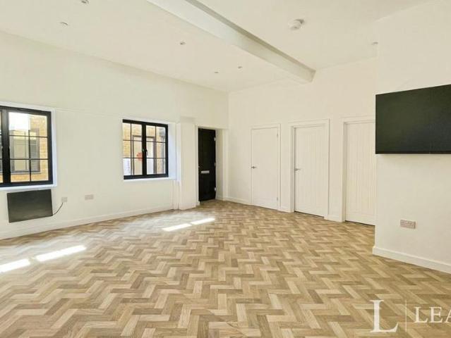 House for rent in Alton Barnes, Essex