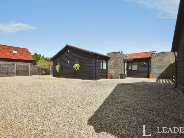 Bungalow for rent in Duton Hill, Essex