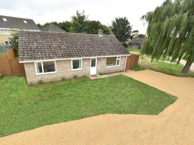 Bungalow for rent in Holywell Row, Chedburgh