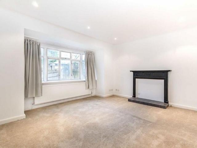 House for rent in Lower Halliford, Surrey