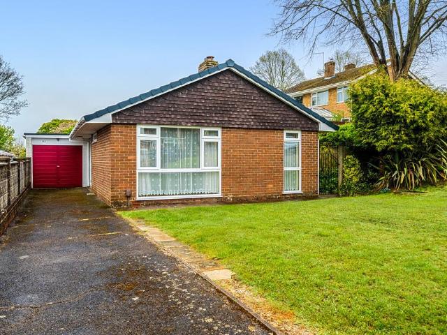 Bungalow for rent in Harestock, Hampshire